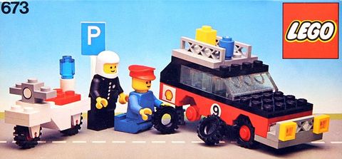 Rallye-Fahrzeug mit Polizist