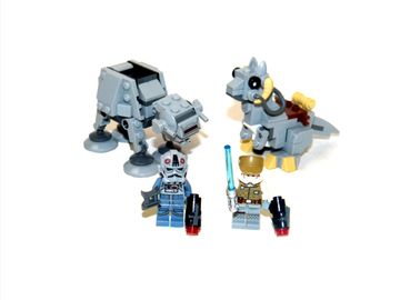 AT-AT vs. Tauntaun Microfighters