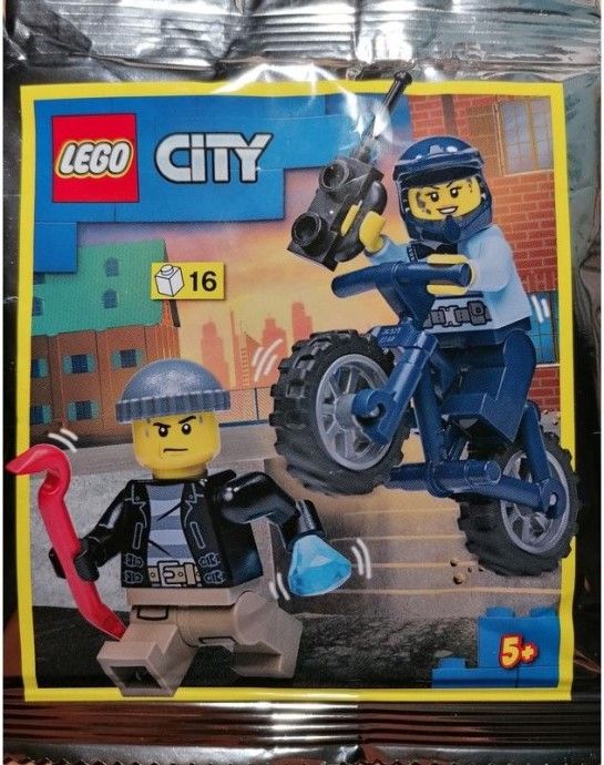 Policewoman and crook